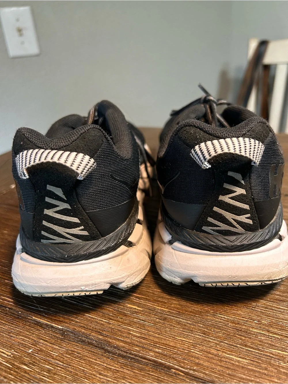 Hoka one Clifton 6 size 10